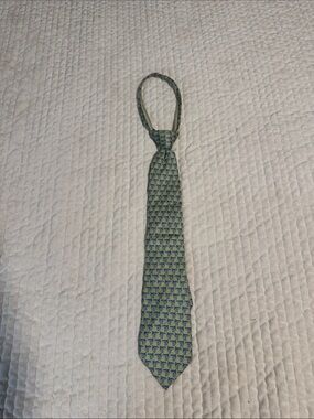 Vineyard Vines Boys Green and Navy shark Print Silk Zip Tie